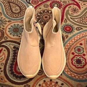 SOREl Women's kinetic Breakthru Acadia Waterproof Sneaker Boots